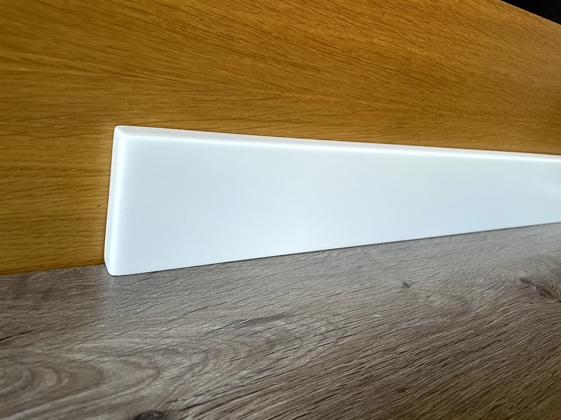 

плинтус напольный белый 2790х120х12мм