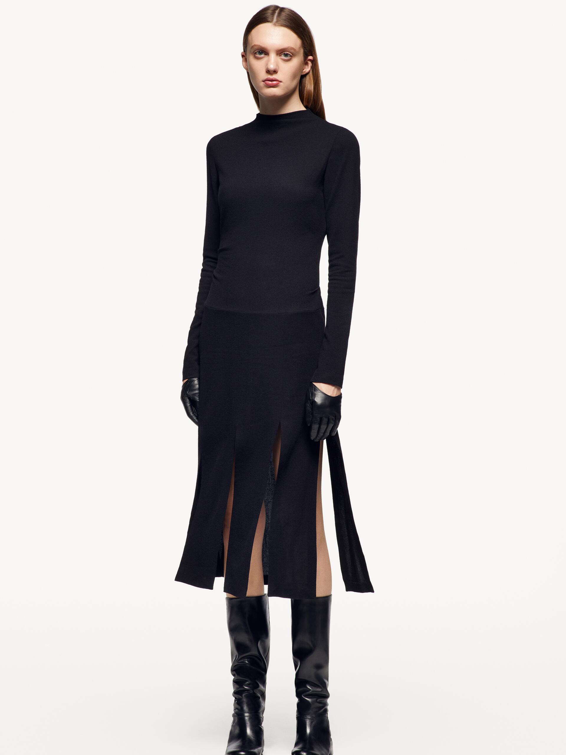 

Платье Zara 7960/638/800 XL Черное