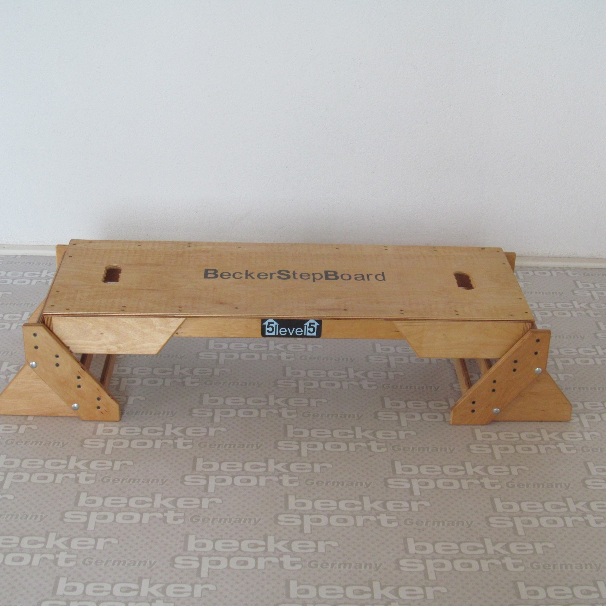 

Степер для кросфіту Becker Step Board Studio