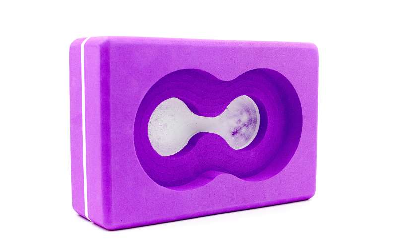 

Блок для йоги (кирпич для йоги) с отверстием Record FI-5163 (EVA, р-р 23х15х7,5см, фиолетовый)