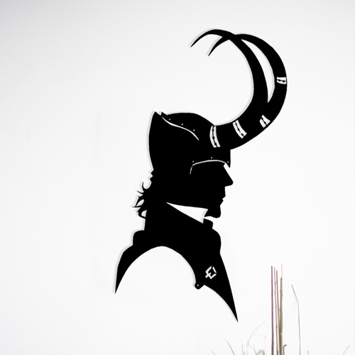 

Деревянная картина - панно Герои кино и мультфильмов Loki 90х39 см
