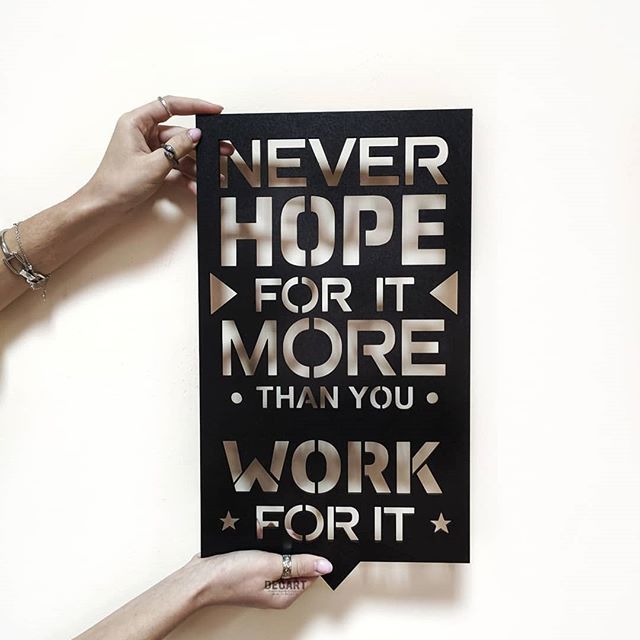 

Деревянная картина - панно Надписи Never hope for it 40х23 см