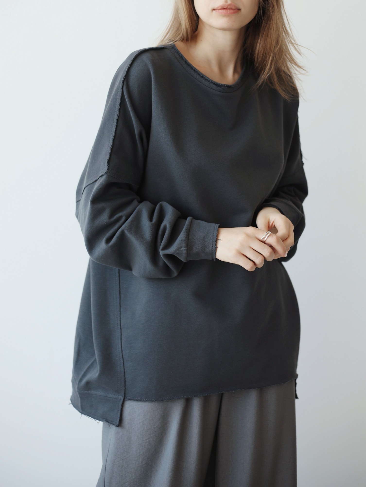 

Свитшот Stlkatin 000000688 one size графитовый oversize