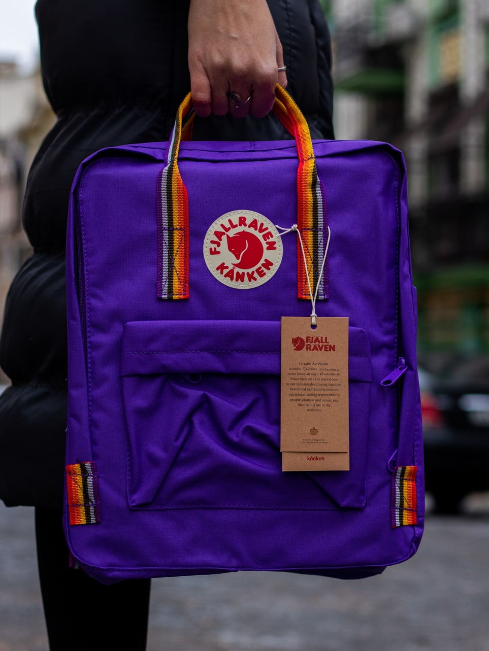 

Рюкзак синего цвета с разноцветными ручками Fjallraven Kanken Rainbow