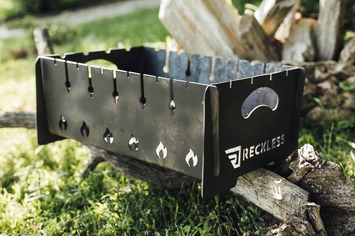 

Мангал Reckless переносной разборной на 8 шампуров 2мм складной в чехле (мрч28)