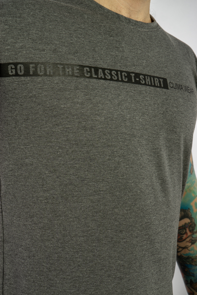 

Футболка с надписью на груди 85F261 (Черный) XXL