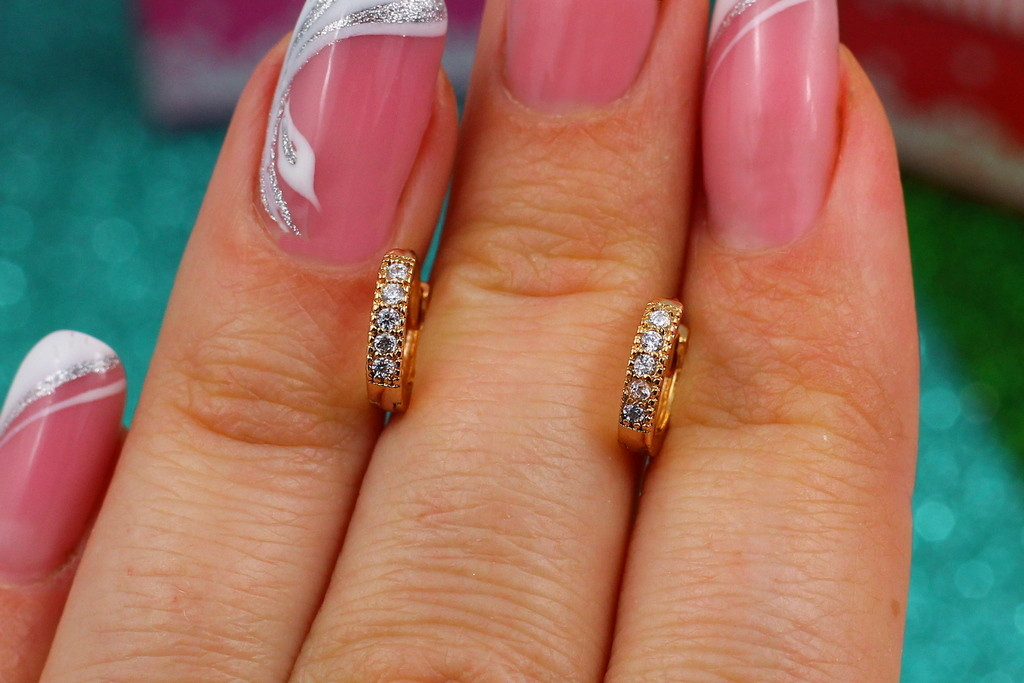 

Серьги детские Xuping Jewelry колечки с камнями в один ряд 8 мм золотистые