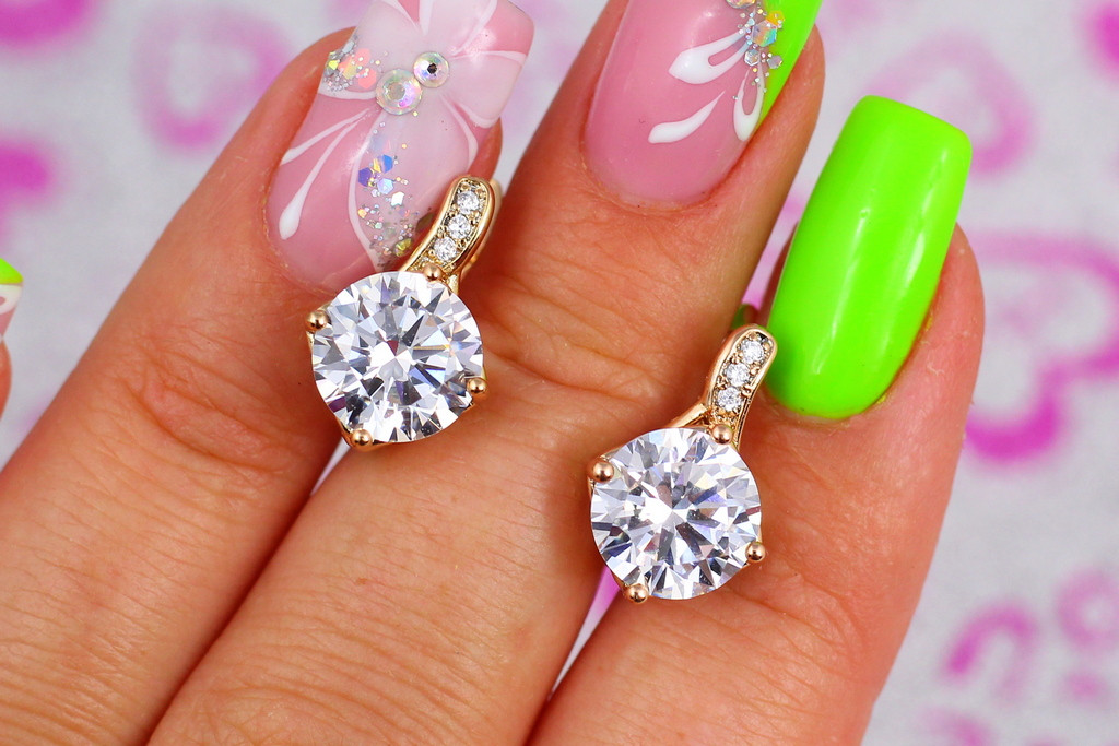 

Серьги Xuping Jewelry с белыми камнями 1,5 см золотистые