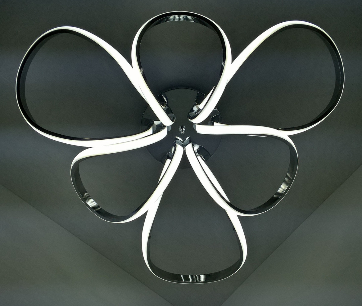 

Люстра Sunnysky потолочная Led с пультом Хром 20х59х59 см YR-A9700/6-YV