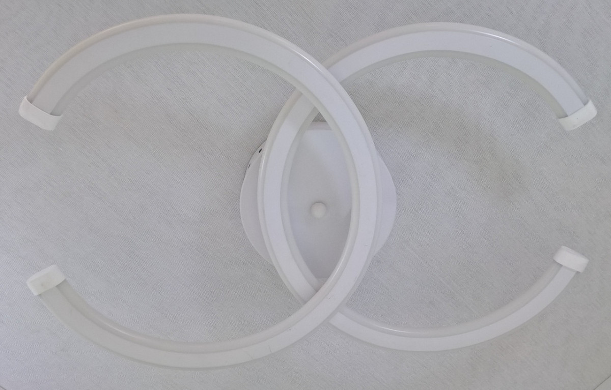 

Люстра Sunnysky потолочная Led Белый 10х31х47 см YR-2014/2-wh-2color-YV