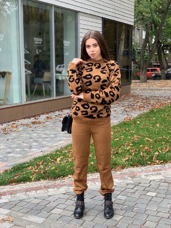 

Fashions • Костюм вязнаый Sydney Fashions 42-46 коричневый