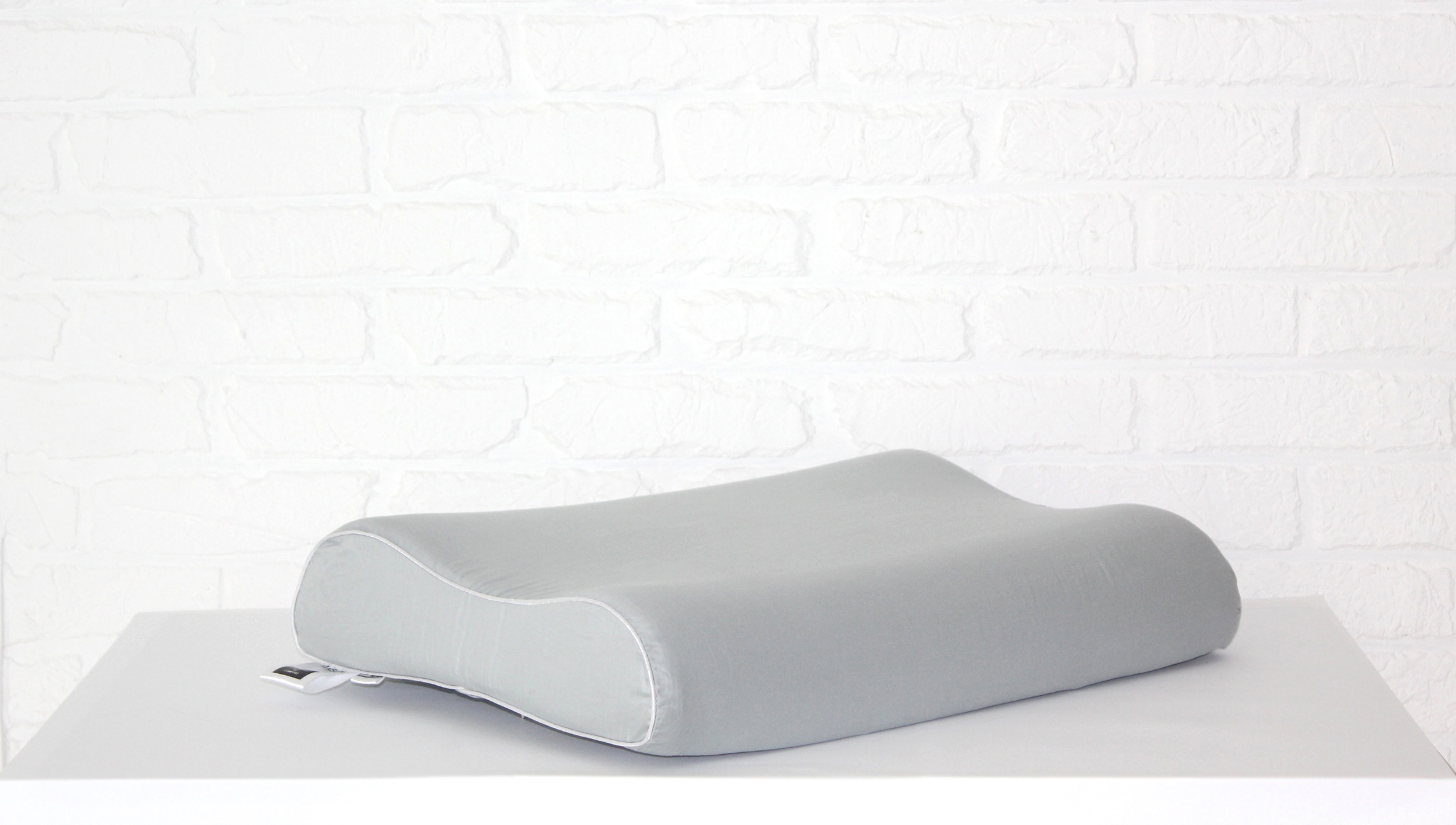 

Подушка ортопедическая MirSon №7091 Elite Delicate Satin Skyline 58х40х10,5 см италия, пена memory foam