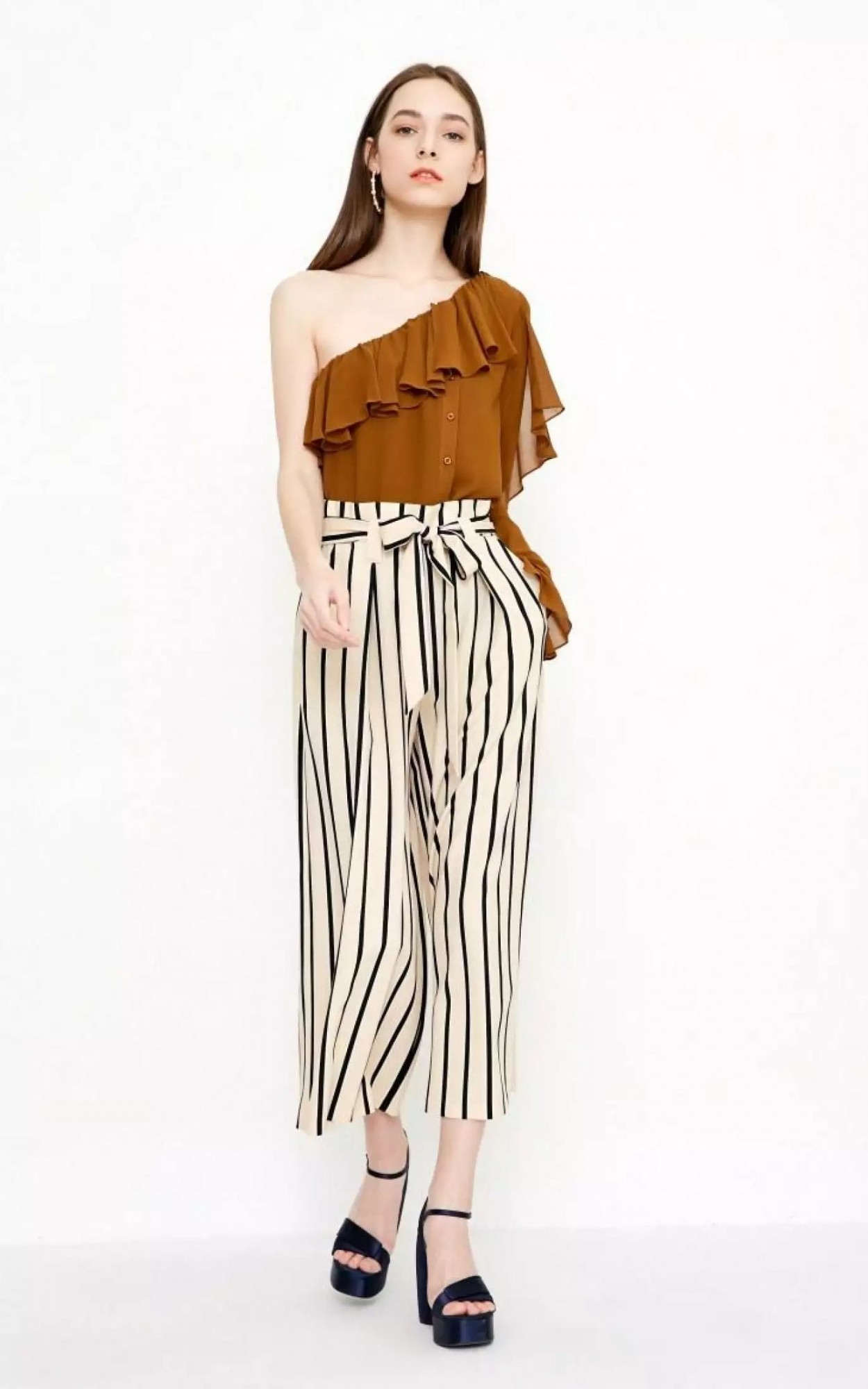 

Блуза VERO MODA  коричневый 6663200100789, Блуза VERO MODA L коричневый 6663200100789