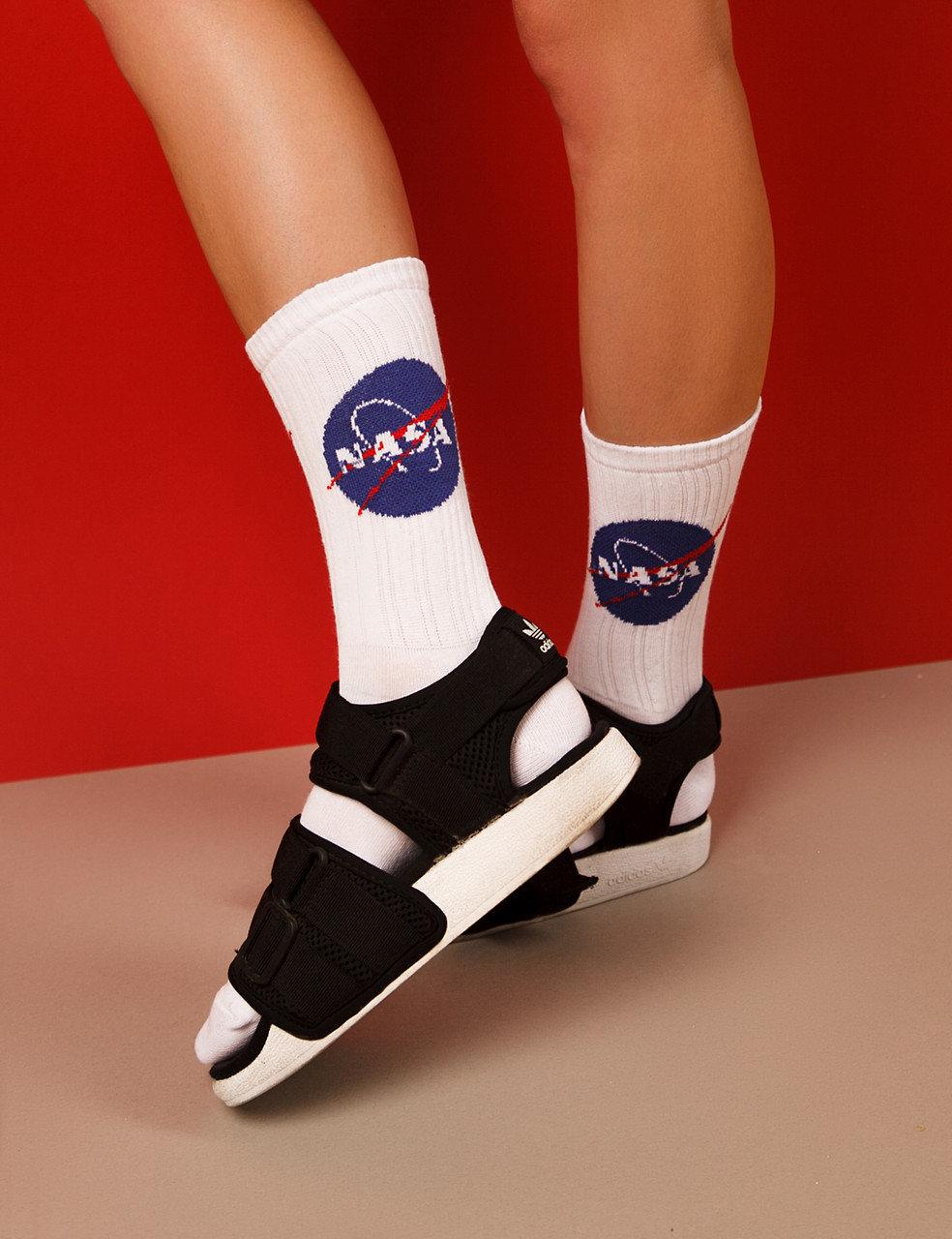 

Ароматизированные носки белые женские с принтом "Nasa" Premium - LOMM Белый (1333, Ароматизированные носки белые женские с принтом "Nasa" Premium 36-40 LOMM Белый (1333)