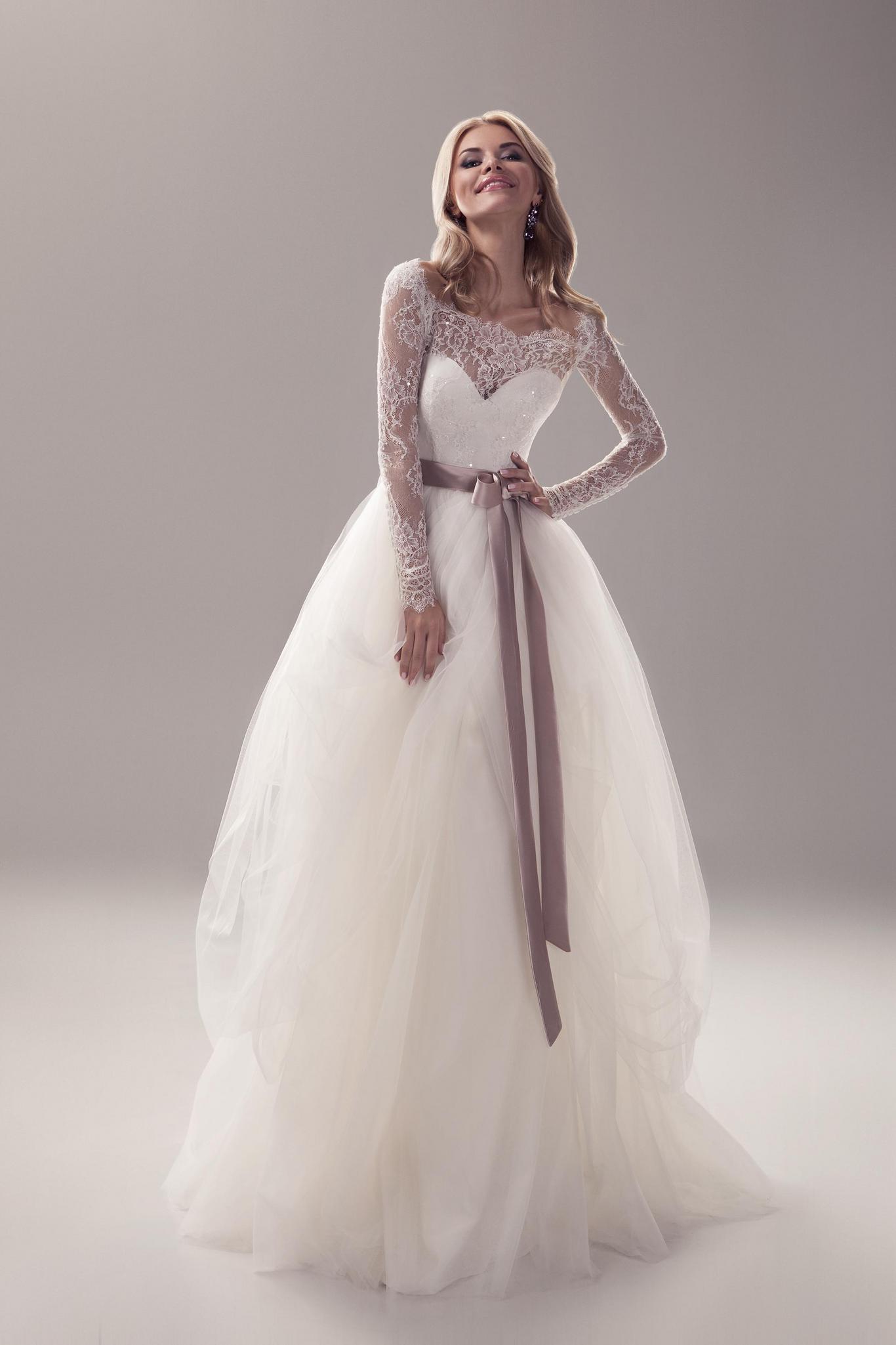 

Свадебное платье Ricca Sposa Lilu модель 15030 38 молочный