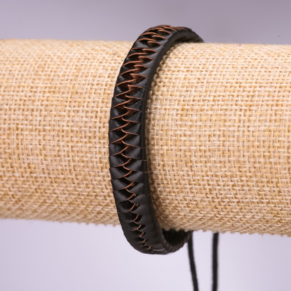 

Браслет эко кожа Чешуя на затяжке, длина 15-24см, толщина 10мм, ida32469