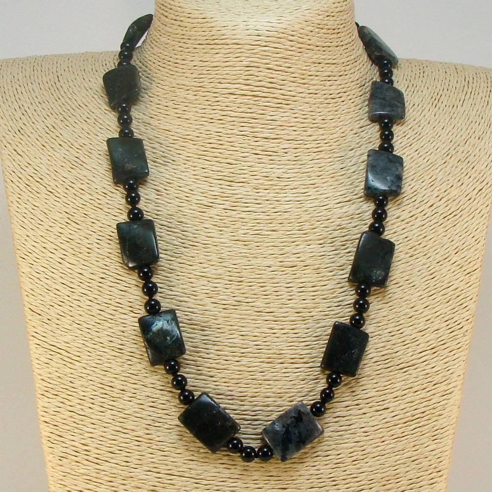 

Бусы из лабрадора (15x20 мм), fazS0627