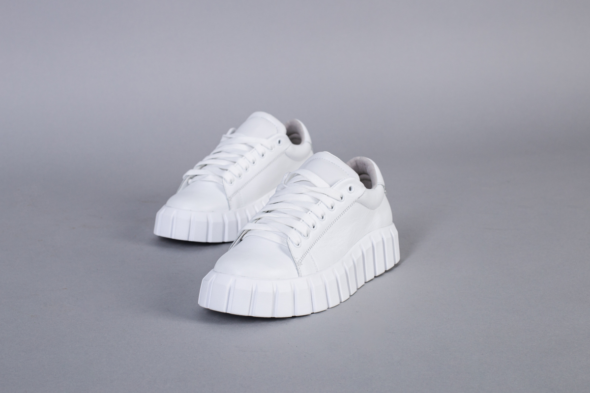 

Кеди жіночі шкіряні на білій підошві LuxuryShoes 9610/39 (25,5 см) Білі