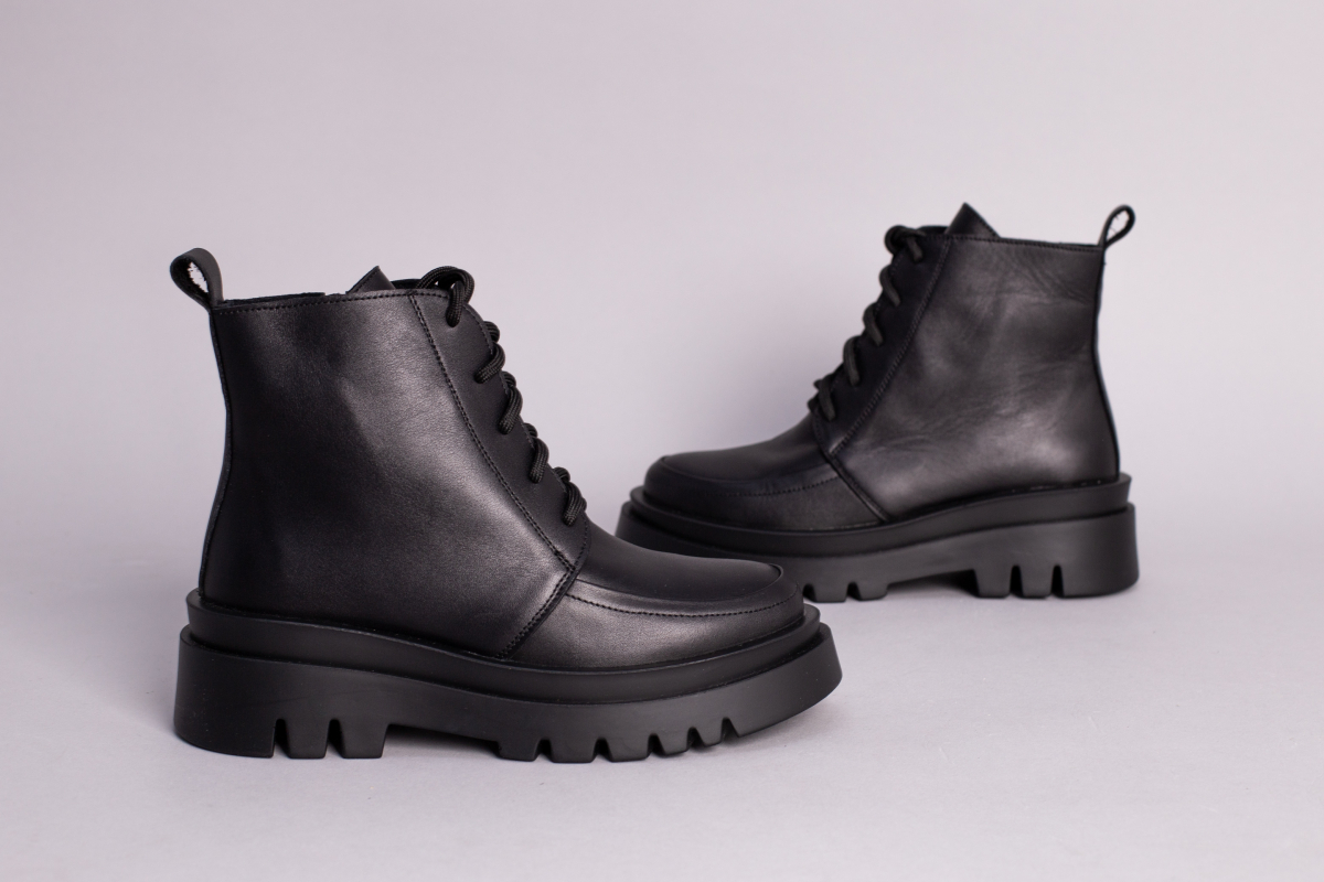 

Черевики жіночі шкіряні демісезонні LuxuryShoes 6761д/41 (26,5 см) Чорний