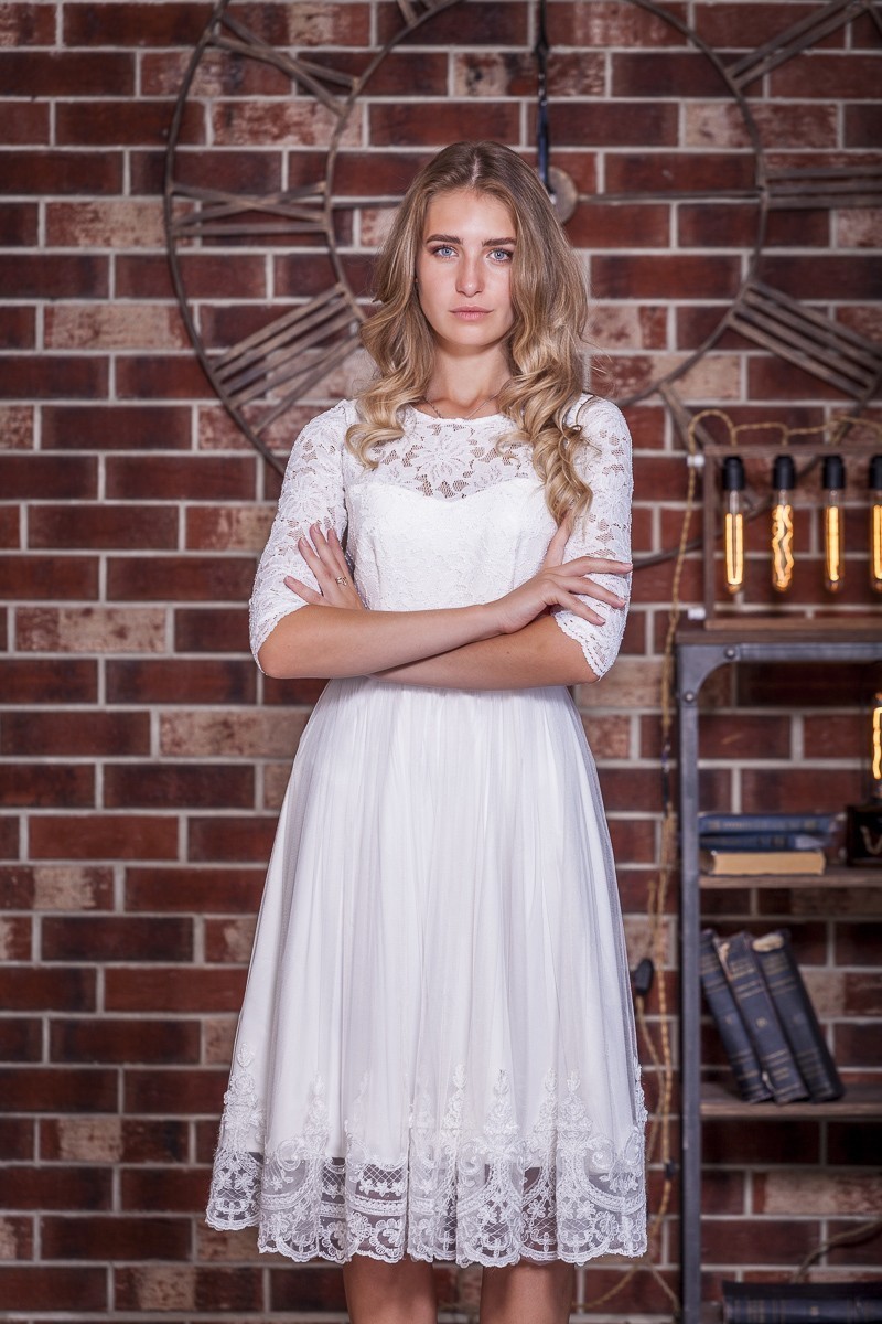 

Нарядное белое платье FirstWoman L белый 43406730