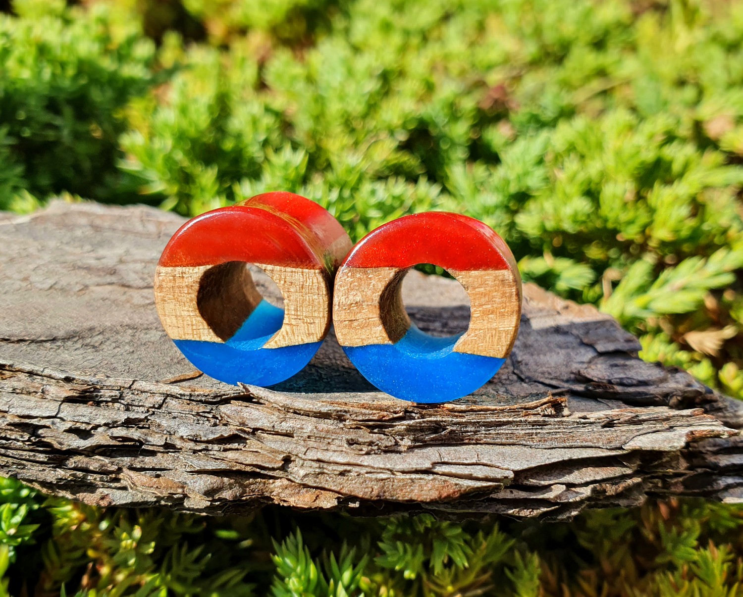 

Серьги плаги WoodWork TUNNEL Round Red-Blue 46 мм Деревянные