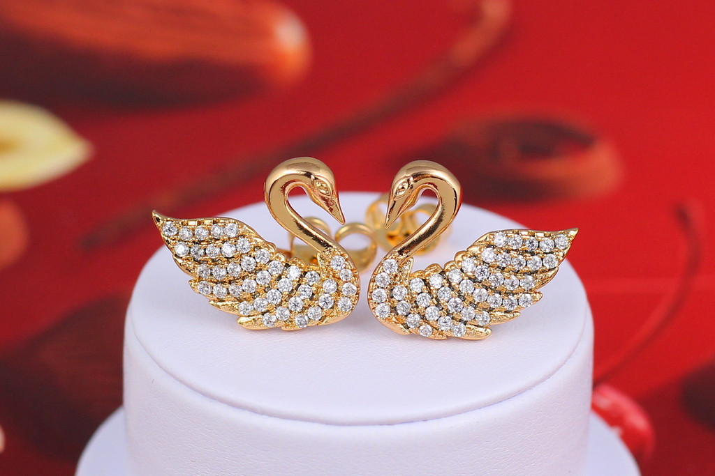 

Серьги гвоздики Xuping Jewelry лебеди 1,6 см1,8 см золотистые