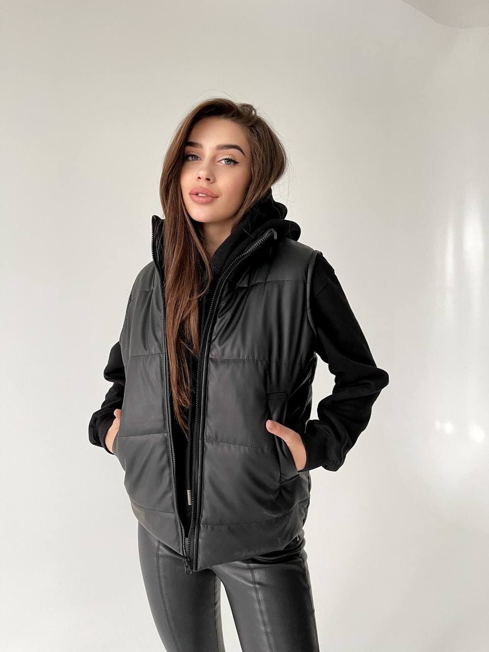 

Жилет женский из эко кожи K&ML 027 XS - S ( 42 - 44 ) Черный ( 027 - 01 )