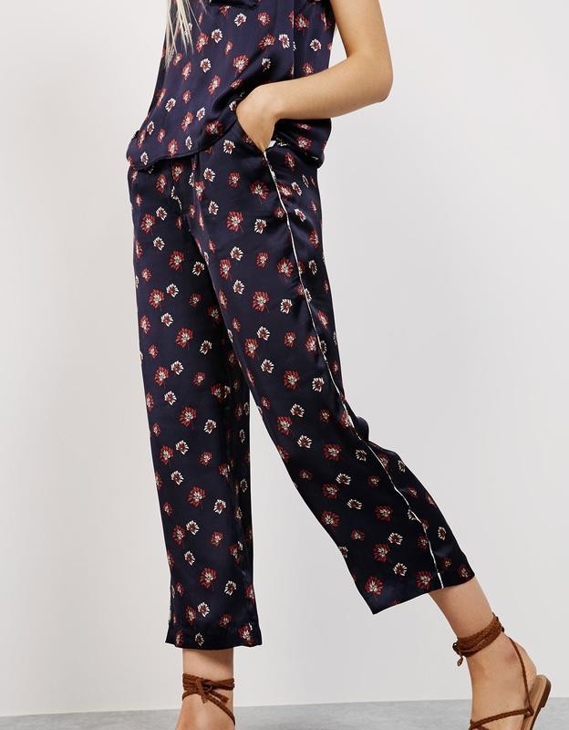 

Легкие укороченные брюки Bershka, Легкие укороченные брюки Bershka S
