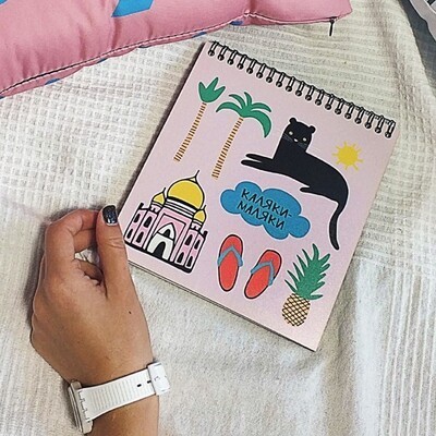 

Блокнот скетчбук базовый квадратный Sketchbook Present Скетчбук блокнот с принтом для рисования блокнот с принтом Каляки-маляки
