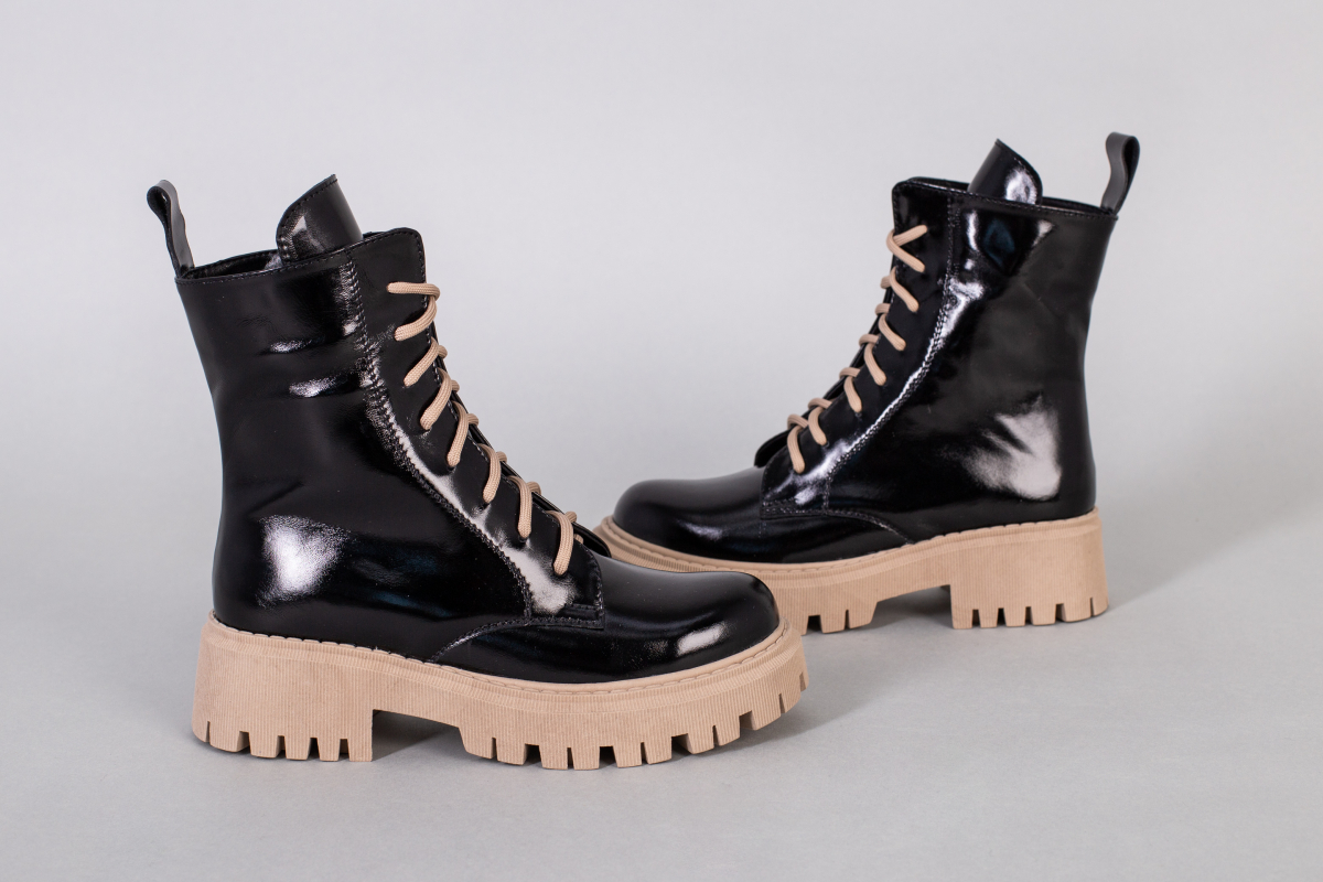 

Черевики жіночі шкіра наплак демісезонні LuxuryShoes 5586-1д/41 (26,5 см) Чорний