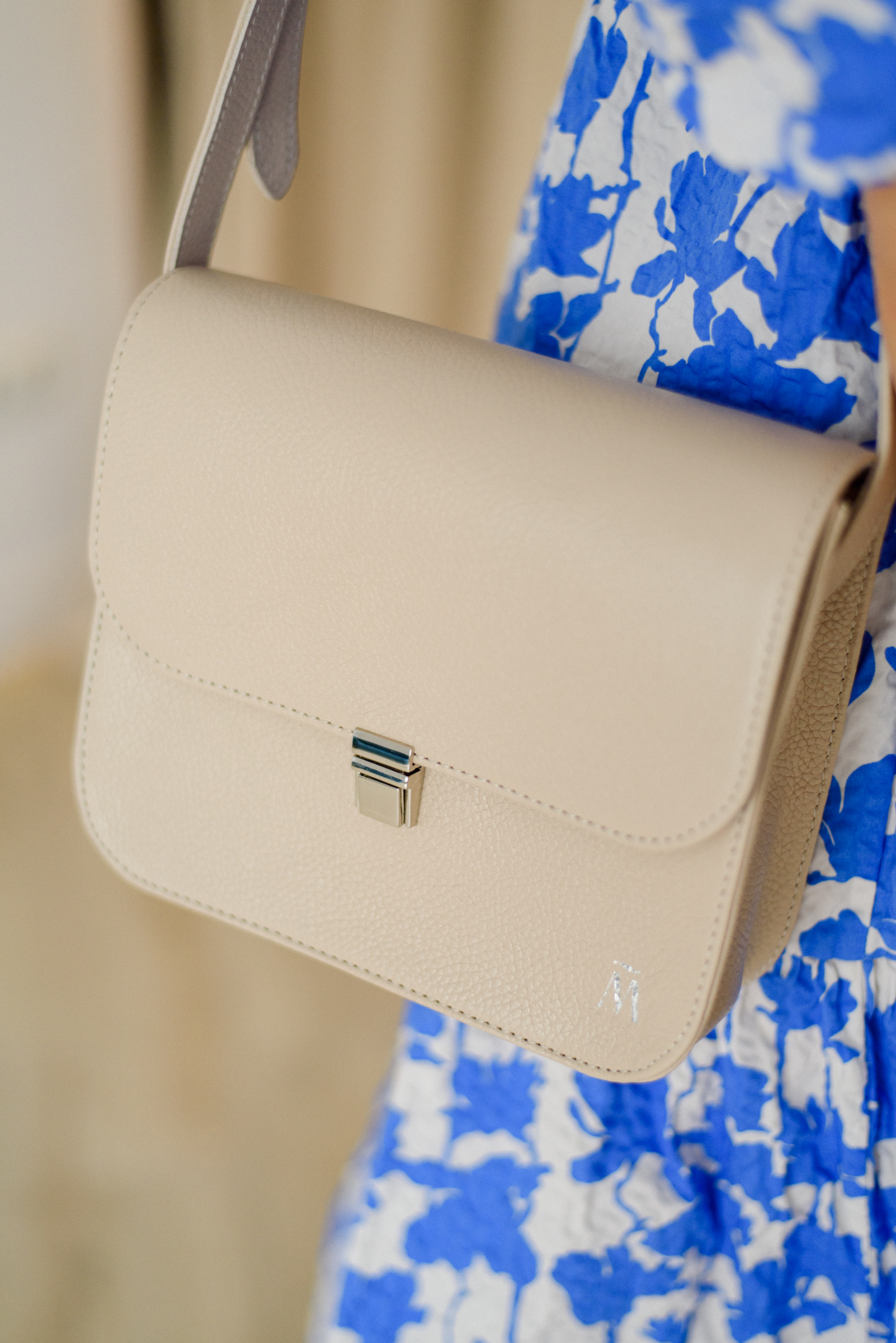

Женская сумка из натуральной кожи boorbon 614N-BAG-BEIGE-1 бежевая