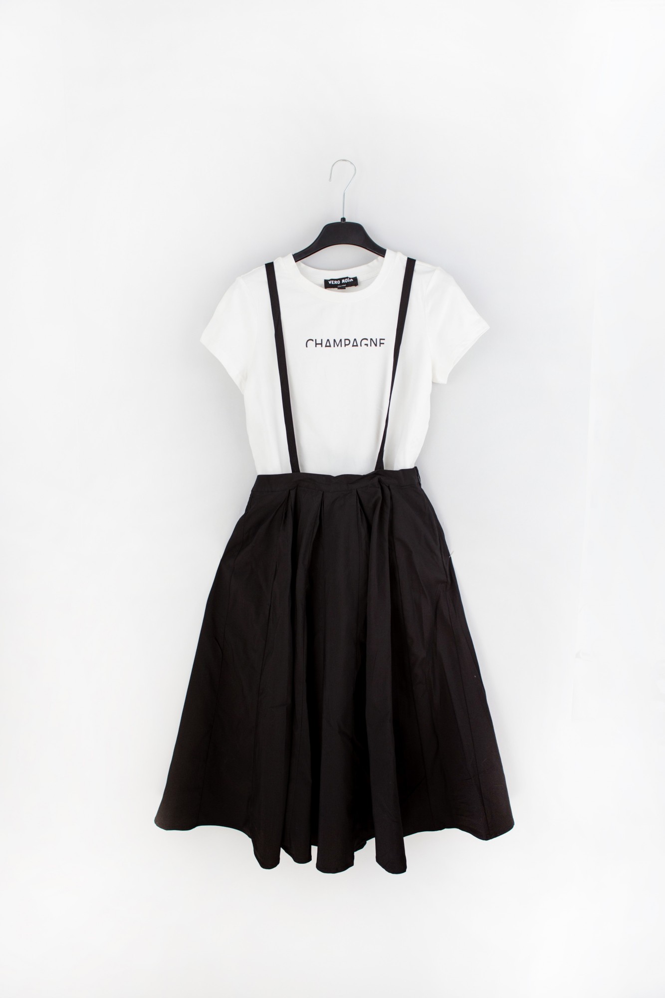 

Костюм VERO MODA  черно-белый 6663200100810, Костюм VERO MODA XS черно-белый 6663200100810