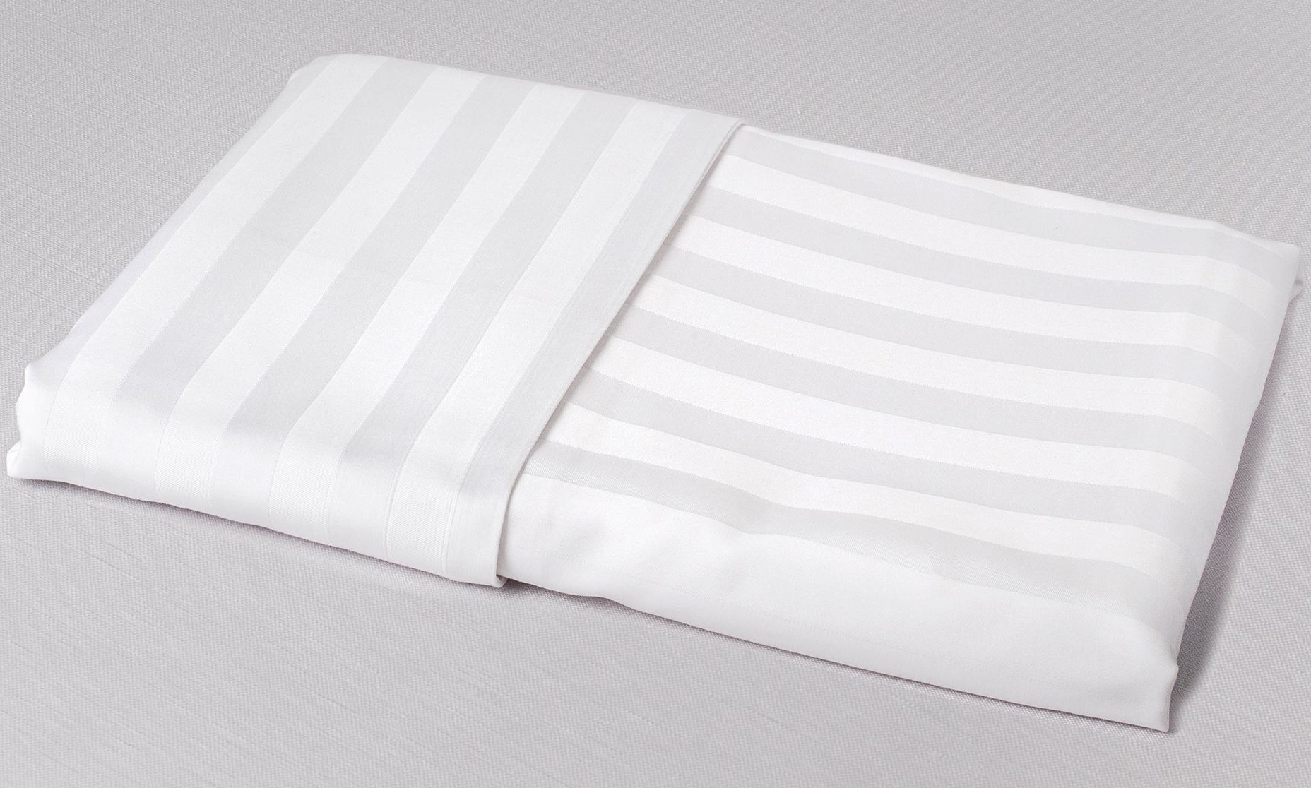 

Пододеяльник Zugo Home Hotel Line Stripe 1*1 83 TL 200*220 см белый (ts-01774)