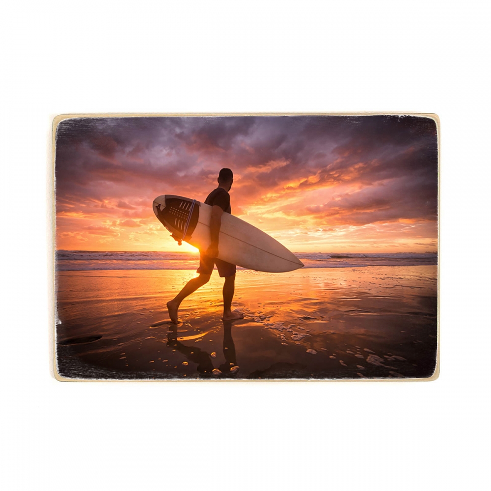 

Деревянный постер Природа Surfer On The Beach With His Longboard А1