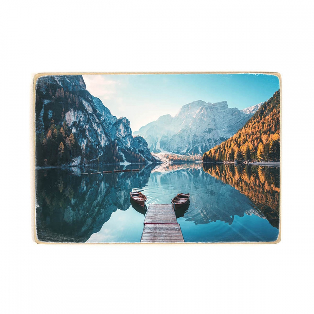 

Деревянный постер Природа Лодки на озере Брайес (Pragser Wildsee) в Доломитовых Альпах, Судтироль, Италия А2