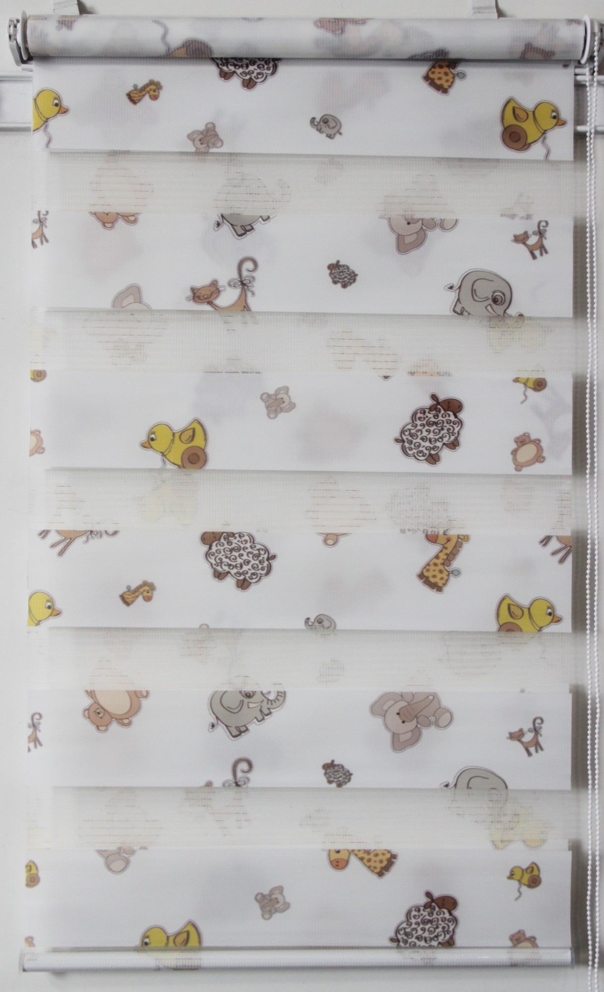 

Рулонная штора Miranda День-ночь Детская BDM-1201 135*160 см Белый