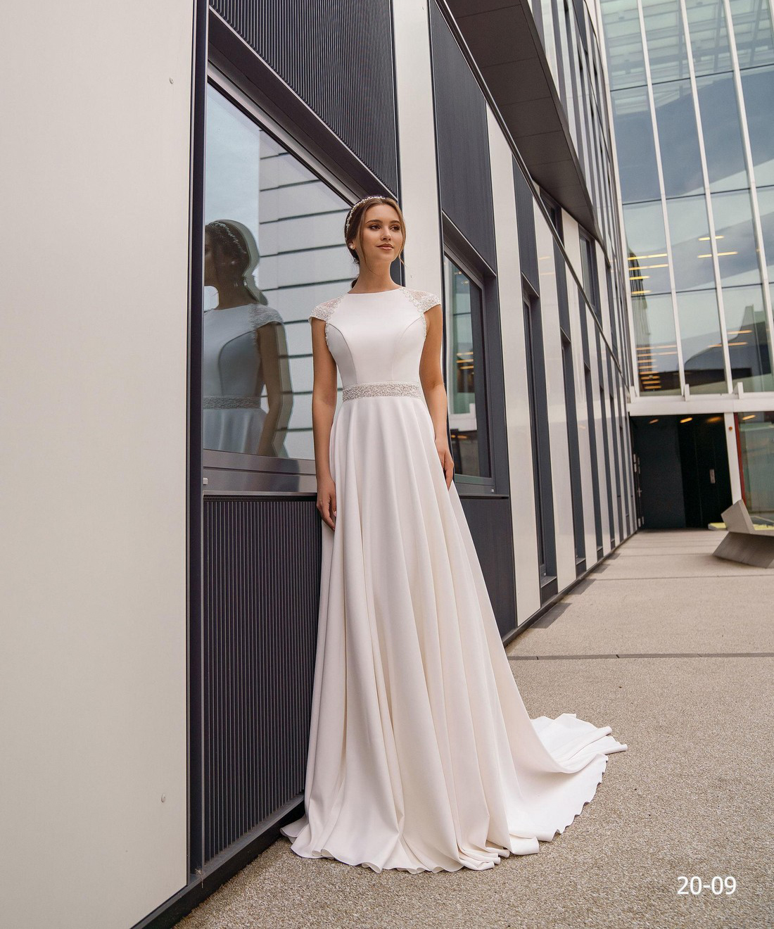 

Свадебное платье Ema Bride 20-09 48 Айвори