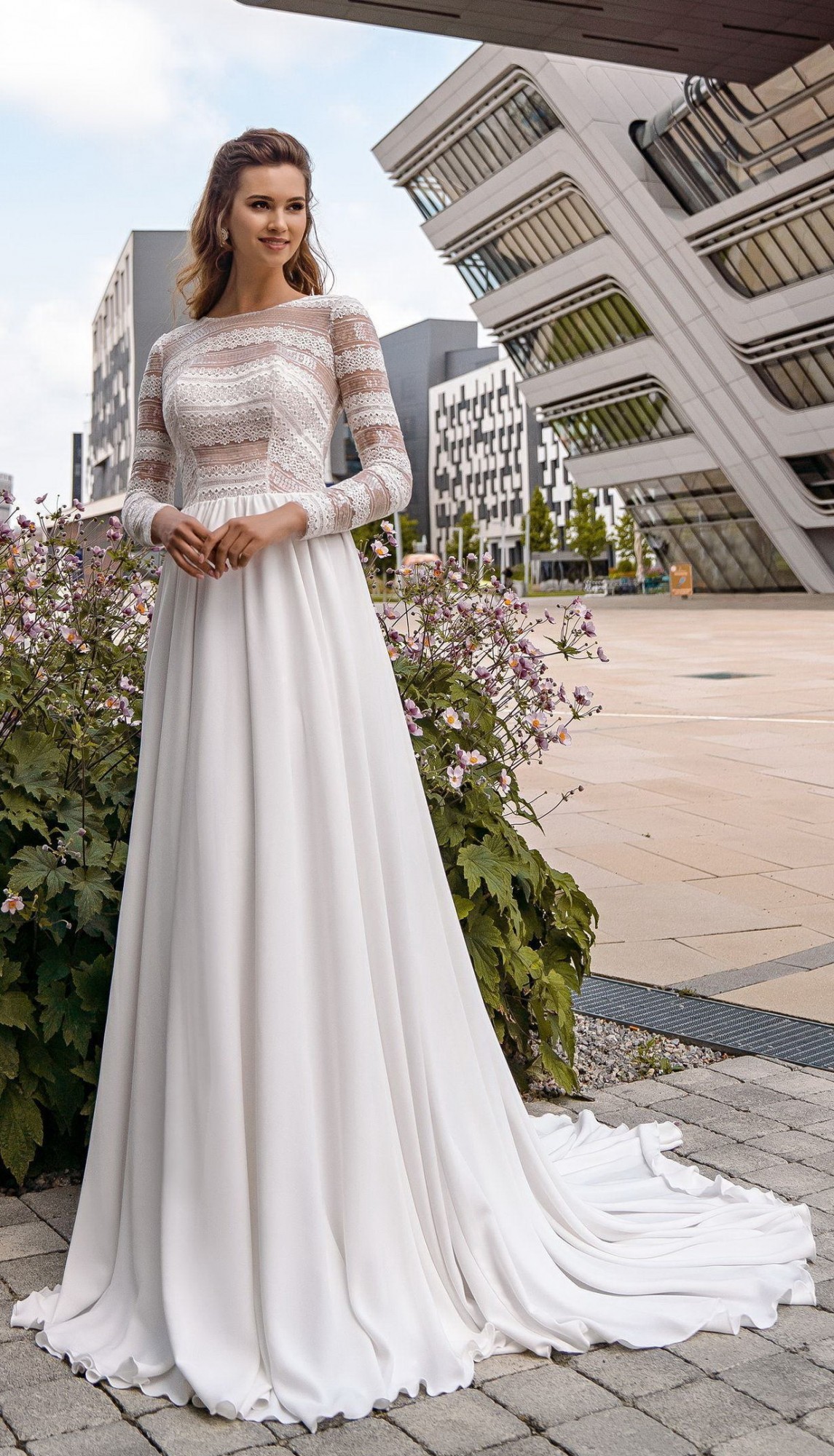 

Свадебное платье Ema Bride 20-15 46 Айвори