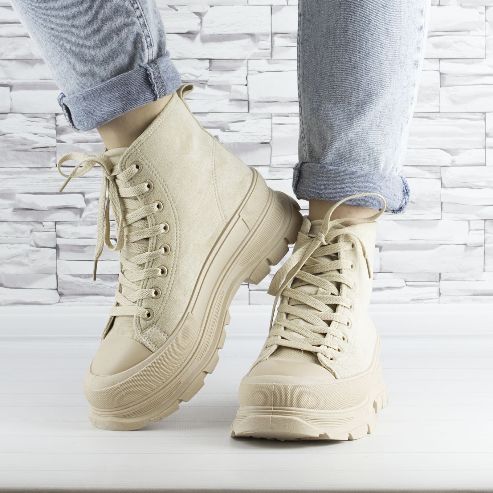 

Ботинки женские Violeta 20-905 beige бежевые демисезонные на шнурках эко замша 41 р (26 см) b-529