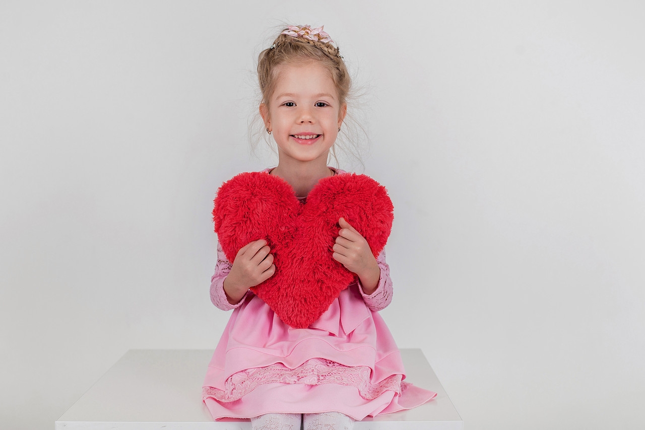 

Мягкая игрушка Медведь UT подушка Сердце 30 см Красный (UT014-30HEART-RED)