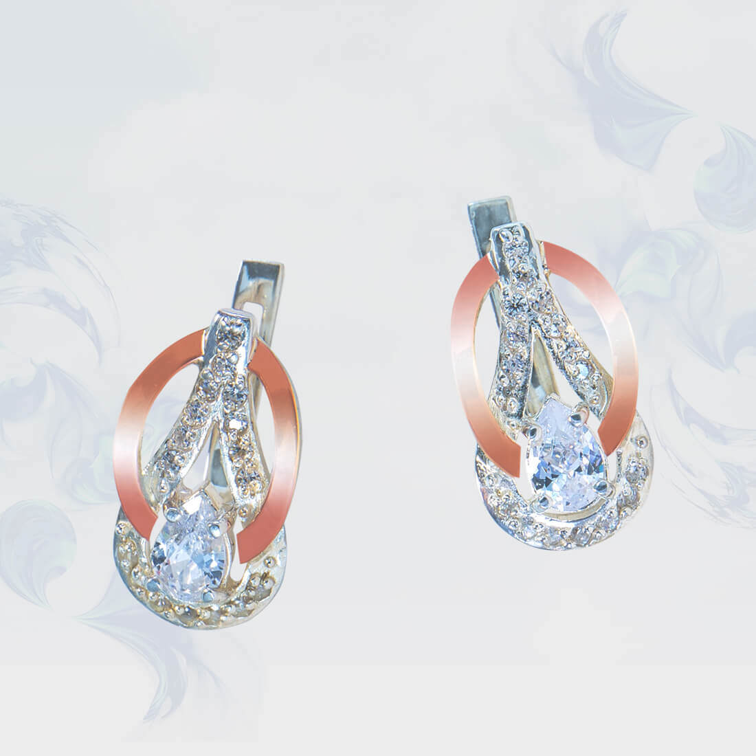 

Серьги из серебра с золотыми вставками SilverUA модель 150