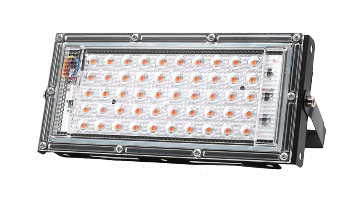 

Мощный Фито Ультрафиолетовый прожектор для растений и рассады 50Вт 50LED Фито Лампа 210х92 мм.