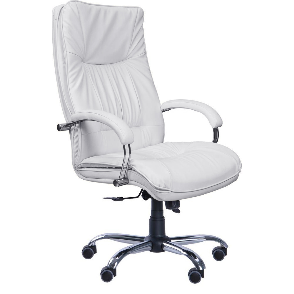 Кресло из белой кожи офисное