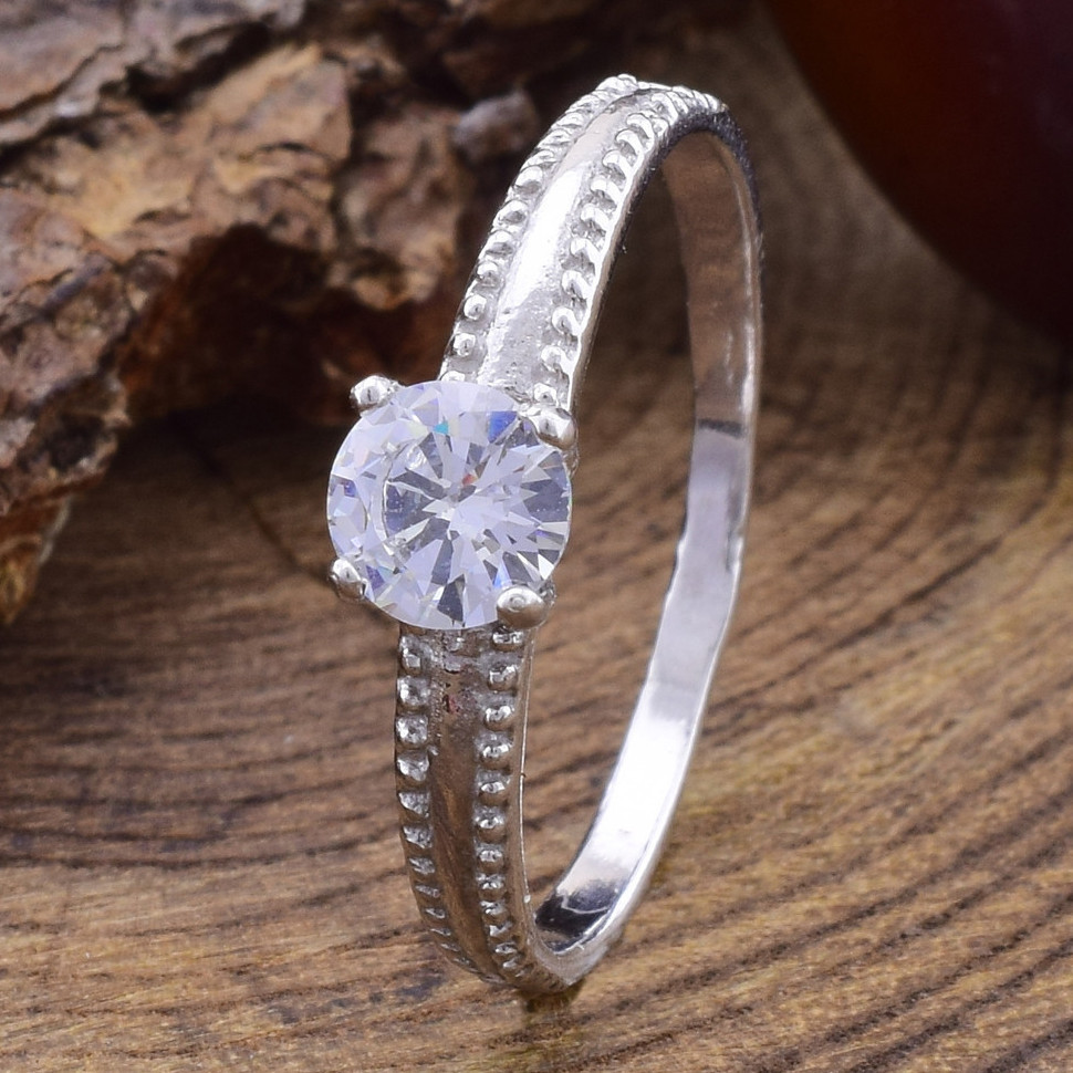 

Серебряное кольцо Настюша вставка белые фианиты 16.5