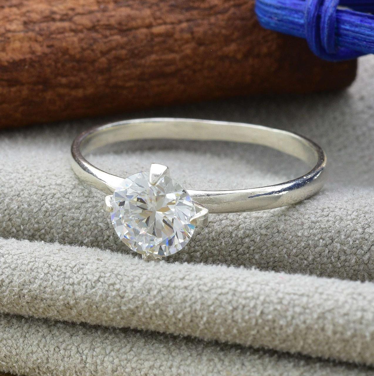 

Серебряное кольцо Диамантовое белые фианиты 18