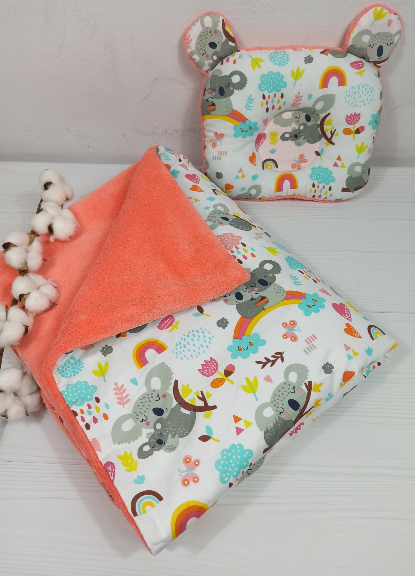 

Плед 2в1 со съёмным утеплителем + подушка a.l.babybox Коалы на радуге Оранжевый