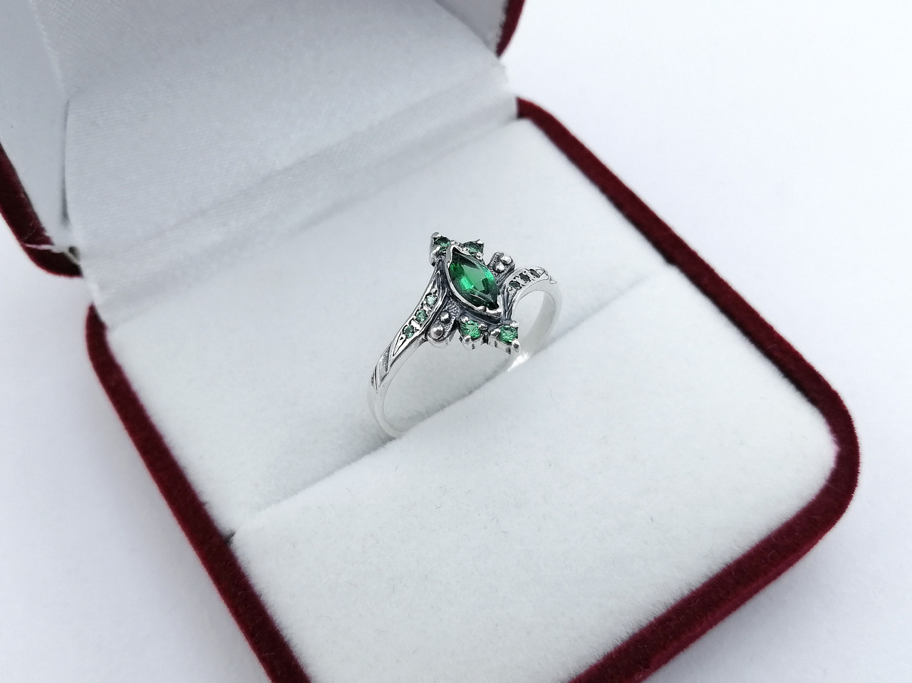 

Серебряное кольцо 3009