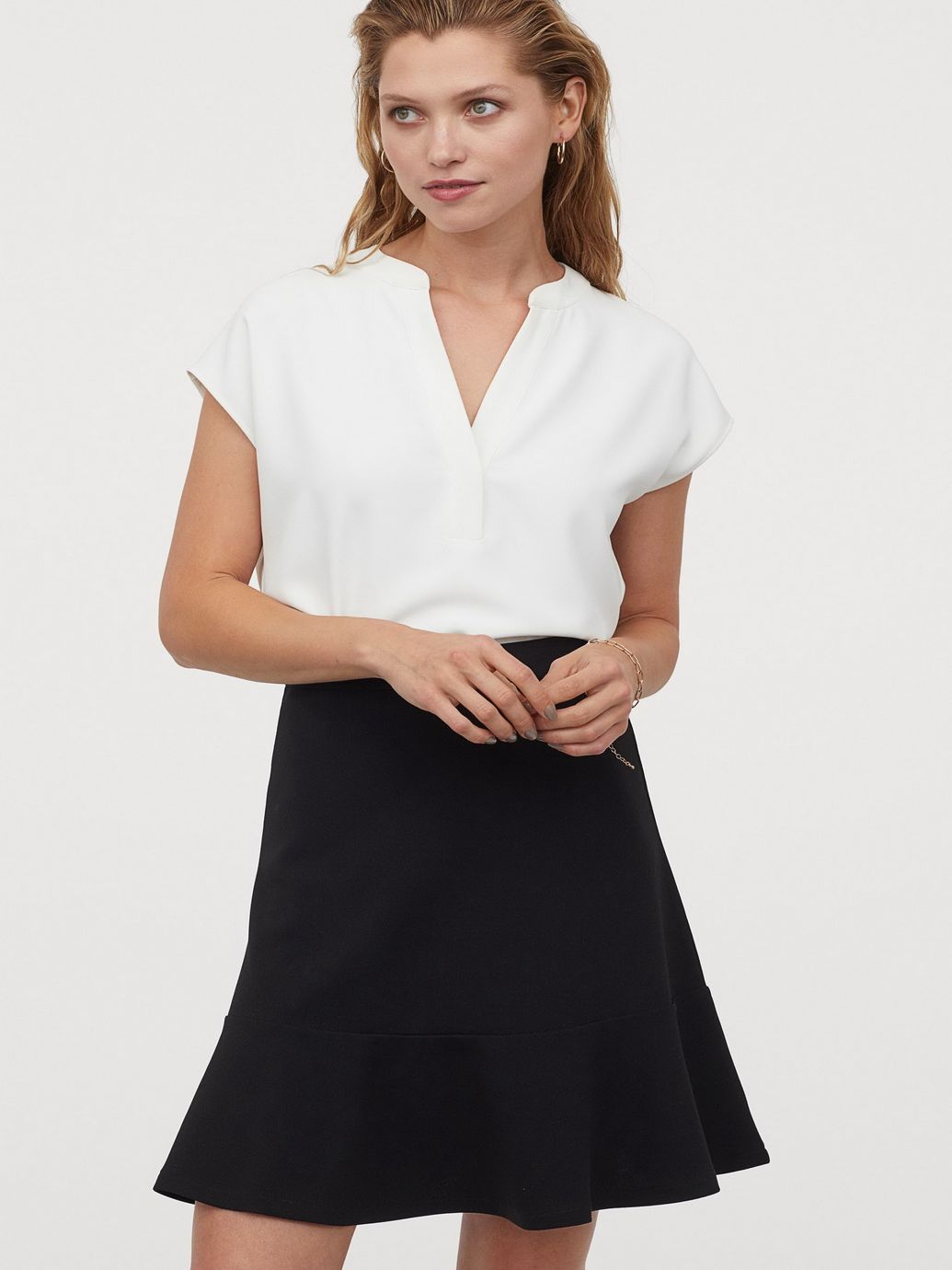 

Юбка H&M 0839899-1  Черная (СА2000001618462, Юбка H&M 0839899-1 S Черная (СА2000001618462)