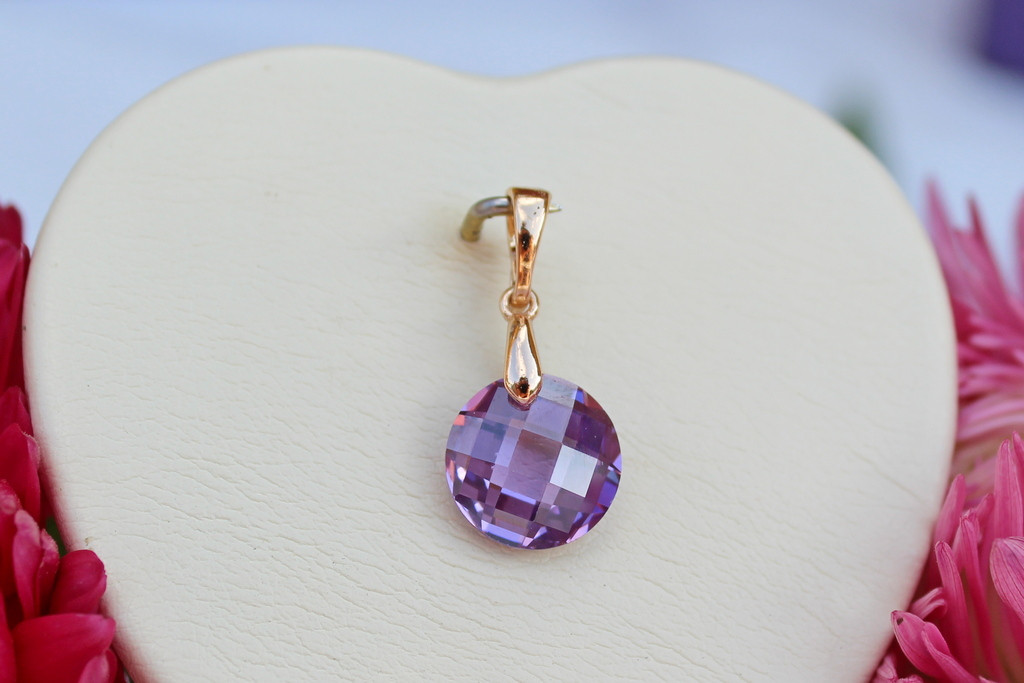 

Кулон Xuping Jewelry фиолетовый камень граненый фианит 1.6 см золотистый