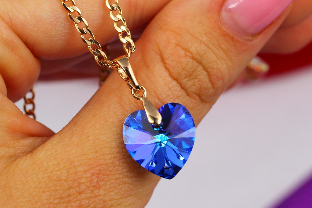 

Кулон Xuping Jewelry Сваровски сердечко хамелеон сине-голубой 1.5 см золотистый